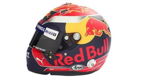 Max Verstappen muestra los nuevos colores de su casco