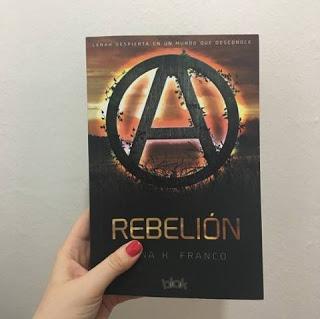 Reseña: Rebelión de Anna K. Franco