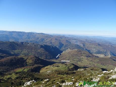 Las Xanas y Pedroveya desde La Mostayal