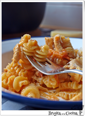 Pasta a la cazuela con pollo (One pot pasta)