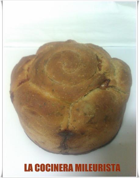 Pan de Aceite y Orégano/ Pan con Queso de Cabra y Olivas Garnachas Pan de Aceite y Orégano/ Pan con Queso de Cabra y Olivas Garnachas