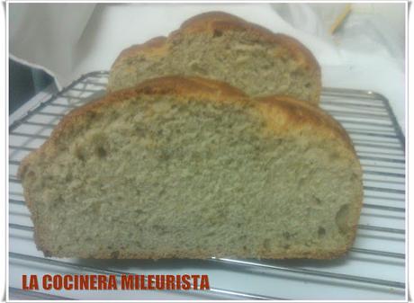 Pan de Aceite y Orégano/ Pan con Queso de Cabra y Olivas Garnachas Pan de Aceite y Orégano/ Pan con Queso de Cabra y Olivas Garnachas