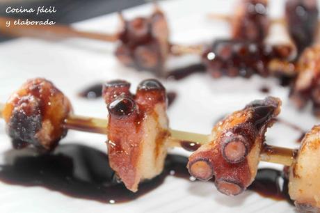 BROCHETAS DE PULPO FRITO Y MIEL DE CAÑA