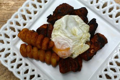 Costilla adobadas con patatas y huevos fritos 03