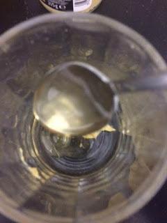 SALMÓN CONFITADO CON AROMAS CÍTRICOS Y TOMILLO SALMÓN CONFITADO CON AROMAS CÍTRICOS Y TOMILLO