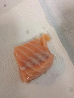 SALMÓN CONFITADO CON AROMAS CÍTRICOS Y TOMILLO SALMÓN CONFITADO CON AROMAS CÍTRICOS Y TOMILLO