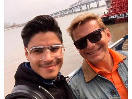 El diseñador Giovanni Scutaro (@scutarocouture) y su joven novio Andres (@andresje17) se “lanzan al agua” El diseñador Giovanni Scutaro (@scutarocouture) y su joven novio Andres (@andresje17) se “lanzan al agua”