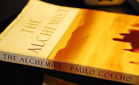 El Alquimista Por Paulo Coelho: Falsa Teología y Hechicería
