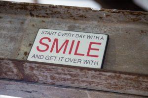 50 frases motivadoras cortas para el trabajo Metal Words Sign Smile Saying Motivation