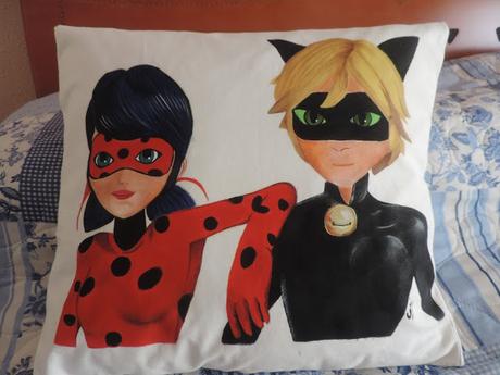 COJIN DE LADYBUG Y CHAT NOIR RETO AMISTOSO Nº 86