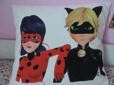 COJIN DE LADYBUG Y CHAT NOIR RETO AMISTOSO Nº 86