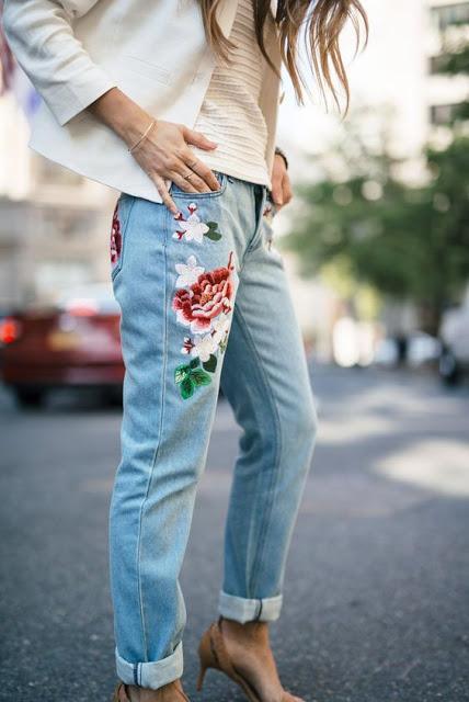 SEASONAL TRENDS; LAS FLORES ESTE AÑO VAN BORDADAS.- SEASONAL TRENDS; LAS FLORES ESTE AÑO VAN BORDADAS.-