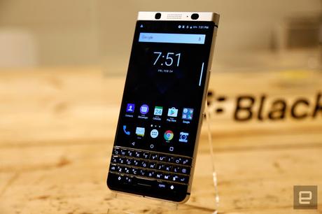 BlackBerry presenta un nuevo teléfono con el mismo viejo teclado
