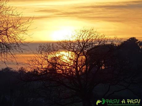 Puesta de Sol sobre Sariego