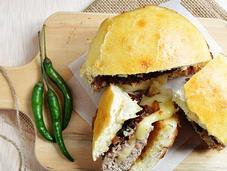 Hamburguesa picante rellena queso