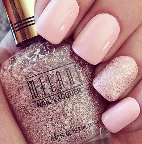 Unas uñas en rosa son estupendas para el verano :) Tendencia para esta Primavera: Rosa ¿Femenino o masculino?