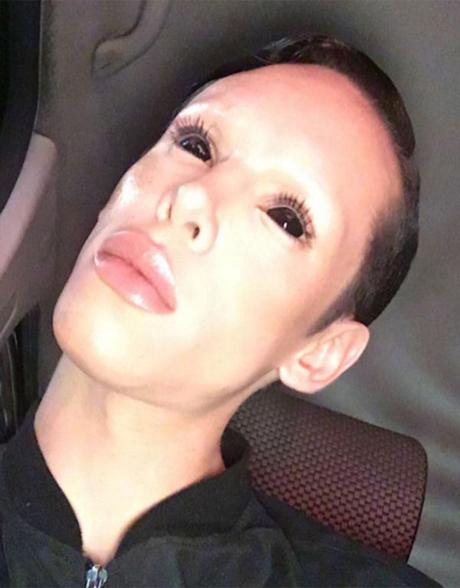 Este joven ha pasado por 115 cirugías para ser un “marciano asexuado”(FOTOS) Este joven ha pasado por 115 cirugías para ser un “marciano asexuado”(FOTOS)