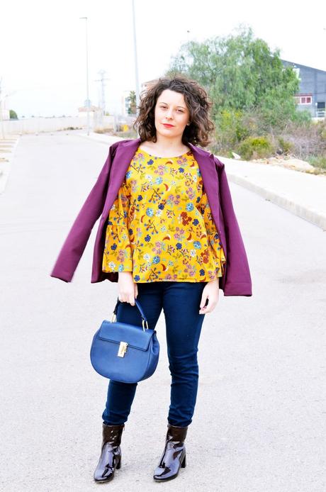 Blusa mostaza con flores Blusa mostaza con flores