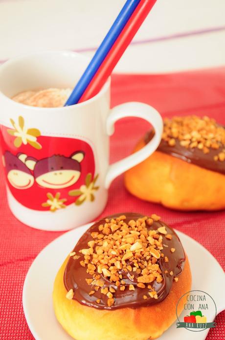 BOLLOS DE LECHE CON CHOCOLATE BOLLOS DE LECHE CON CHOCOLATE