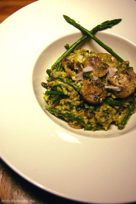 Revuelto de trigueros y champiñones Revuelto de trigueros y champiñones