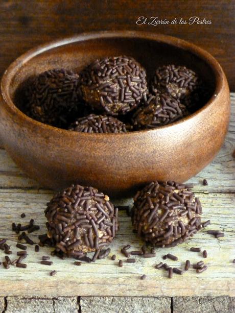 Bolitas de Galletas con Coco, Gofio o Cacao Bolitas de Galletas con Coco, Gofio o Cacao