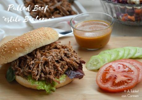 Pulled Beef o Ternera Desmigada con Salsa Barbacoa y Ensalada de Col Lombarda Pulled Beef o Ternera Desmigada con Salsa Barbacoa y Ensalada de Col Lombarda