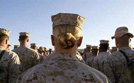 Escándalo en #EEUU por fotos de #mujeres Marines en cueros
