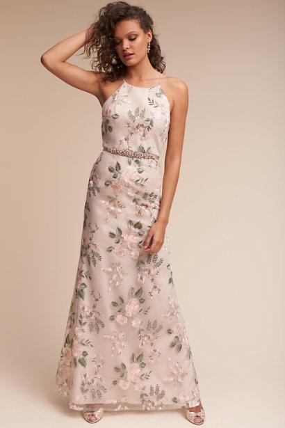 Còmo seleccionar un vestido para la fiesta de graduaciòn Còmo seleccionar un vestido para la fiesta de graduaciòn