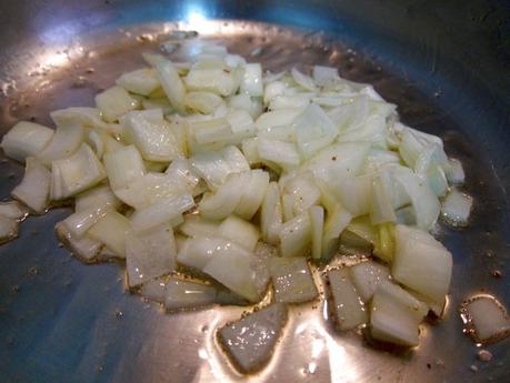 Rape guisado con almejas y almendras