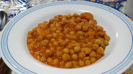 (Receta) Garbanzos con bacalao