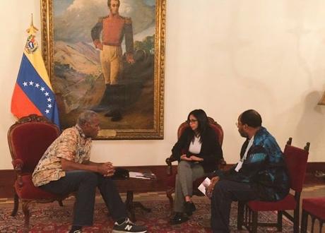 Actor Danny Glover se reunió con canciller Delcy Rodríguez en #Caracas