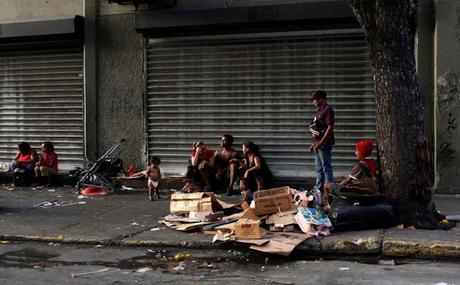 El drama del hambre de los venezolanos más pobres, comer de la basura