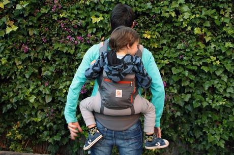 Probamos la nueva mochila de porteo ergonómica Ergobaby Performance Cool Air Mesh