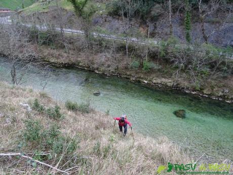 Ruta a la Pica de Peñamellera: Subiendo sobre el río Cares