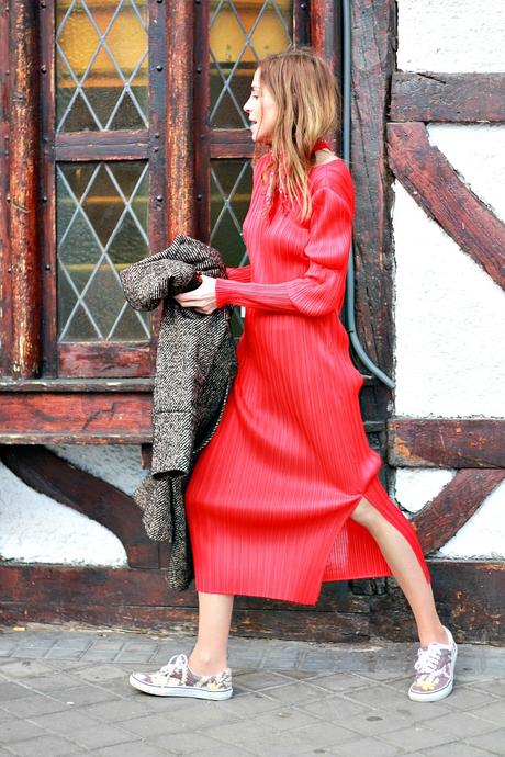 red dress / vestido rojo