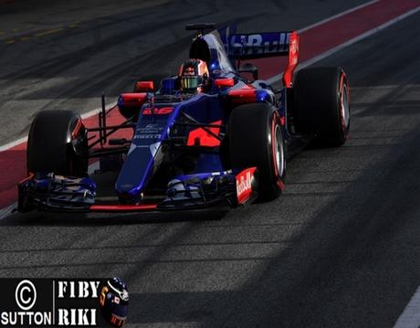 Daniil Kvyat se muestra contento tras completar 94 vueltas en el 7° día de test