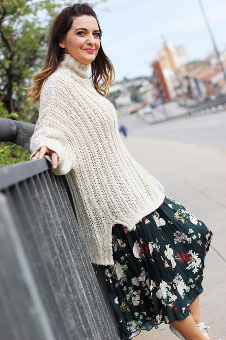 Look cómodo con falda plisada y jersey XL Look cómodo con falda plisada y jersey XL