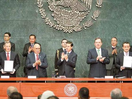 'Se nos acabó la gallina de los huevos de oro': Peña Nieto #Mexico #Gasolina (CASO INDUSTRIA PETROLERA CANTARELL)