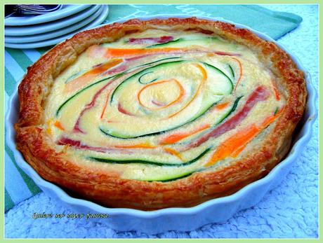 Tarta salada de hojaldre con queso y jamón de York Tarta salada de hojaldre con queso y jamón de York