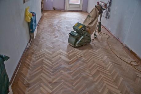 Cómo realizar ampliaciones de suelos de parquet