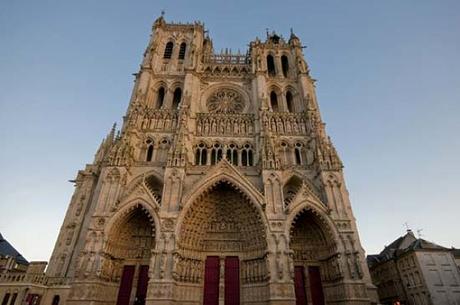 Te Mostramos La Hermosa Catedral De Amiens. La Iglesia Más Grande De Francia