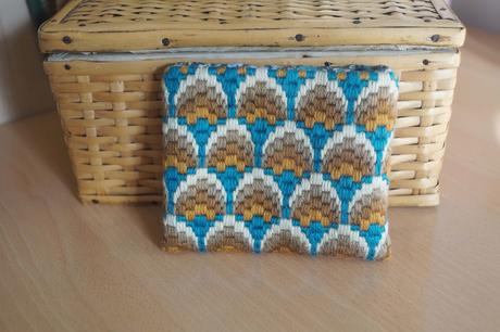 Tarjeteros de bordado de tapiz / Bargello needlework card wallets