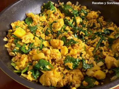 ARROZ INTEGRAL CON QUINOA POLLO, ESPINACAS Y MANZANA ARROZ INTEGRAL CON QUINOA POLLO, ESPINACAS Y MANZANA