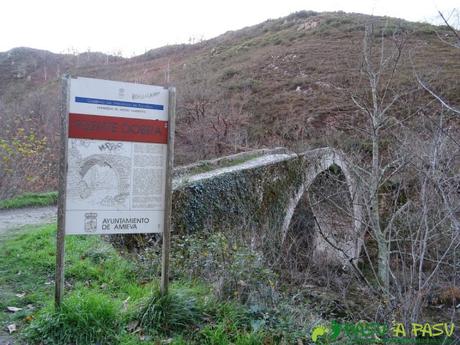 Puente Medieval sobre el Río Dobra en la ruta de la Olla de San Vicente
