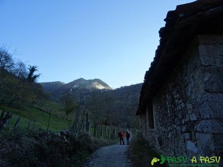 Cabañas al lado de la ruta de la Olla de San Vicente