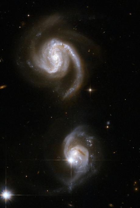 ✨La natación sincronizada de NGC 6786