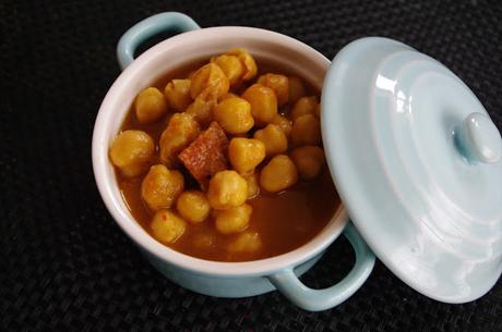 POTAJE DE GARBANZOS CON CHORIZO