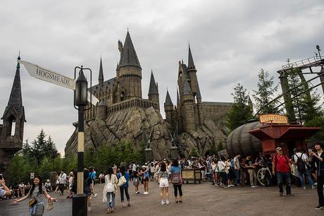 Universal Japón lanza espectáculo de luces de Harry Potter con magia y dementores
