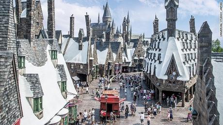 Universal Japón lanza espectáculo de luces de Harry Potter con magia y dementores