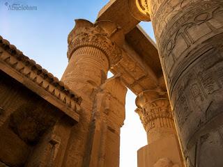 Columnas del Templo de Kom ombo que parecen sujetar el cielo Fotografia_viaje_Egipto.Abuelohara